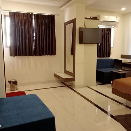 Hotel Saikripa Imperial Daman Eksteriør billede