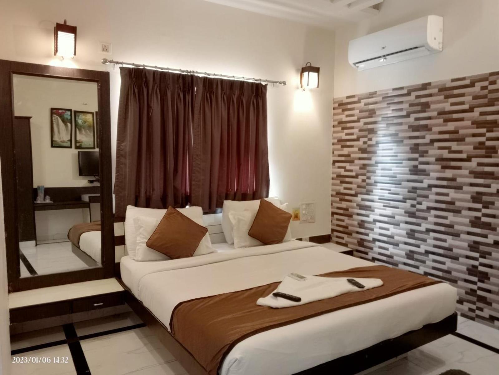 Hotel Saikripa Imperial Daman Eksteriør billede