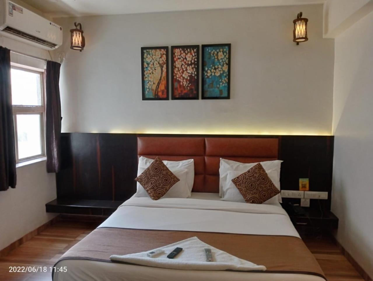 Hotel Saikripa Imperial Daman Eksteriør billede
