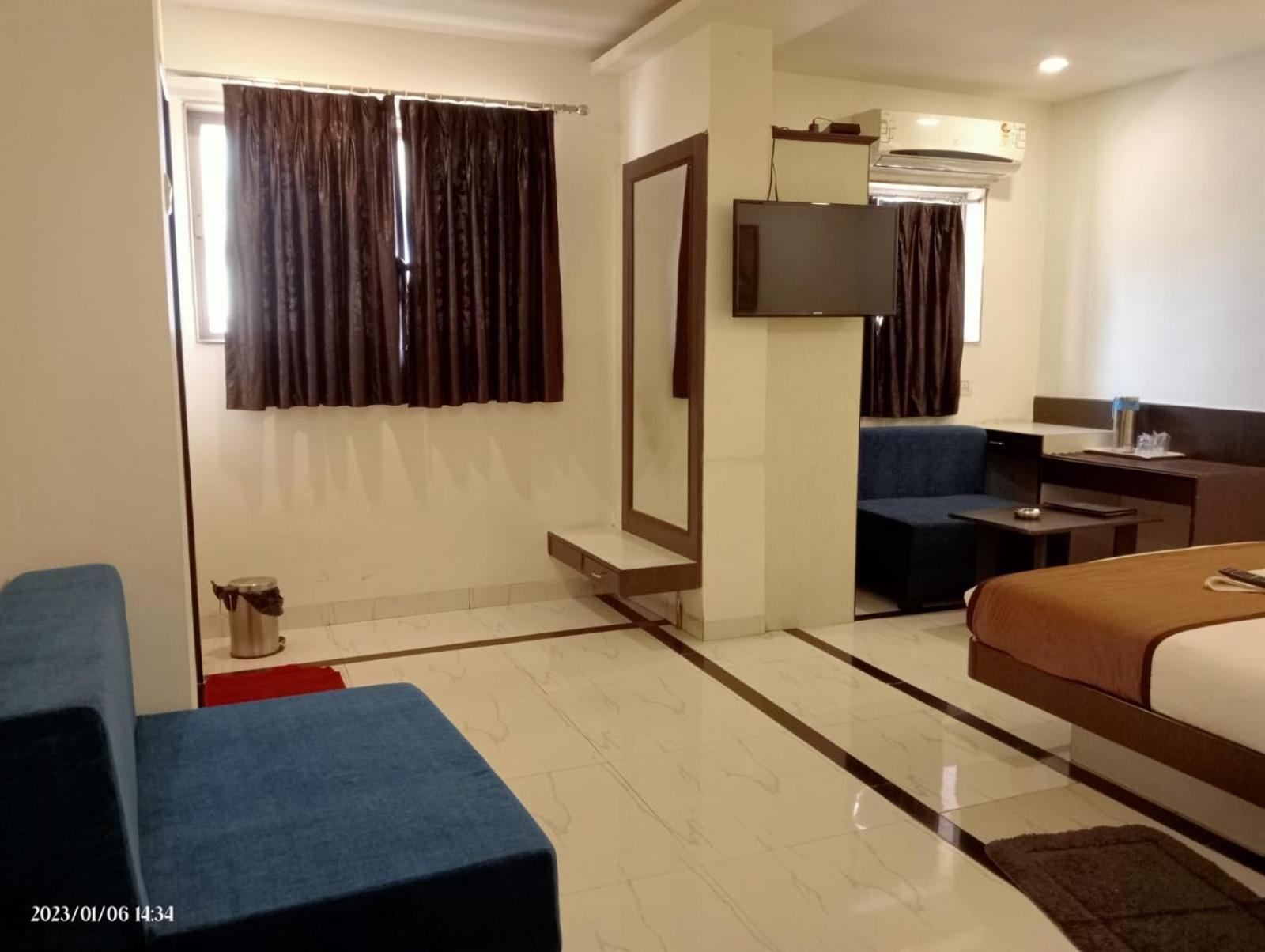 Hotel Saikripa Imperial Daman Eksteriør billede
