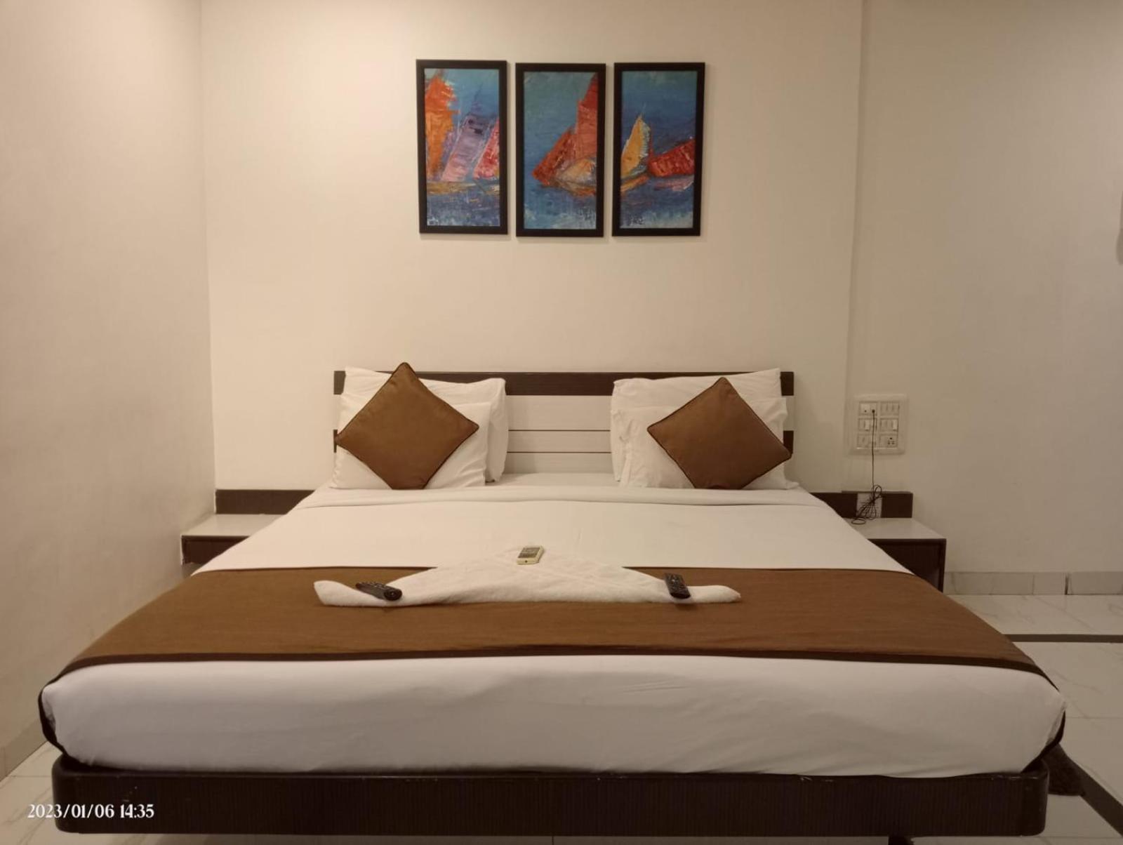Hotel Saikripa Imperial Daman Eksteriør billede
