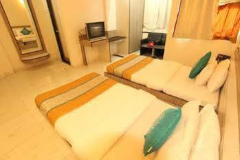 Hotel Saikripa Imperial Daman Eksteriør billede