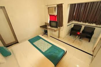 Hotel Saikripa Imperial Daman Eksteriør billede
