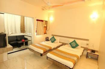 Hotel Saikripa Imperial Daman Eksteriør billede